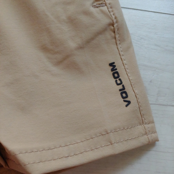 VOLCOM NEW Toddler Pocket Tee & Chino Shorts - Picture 7 of 13